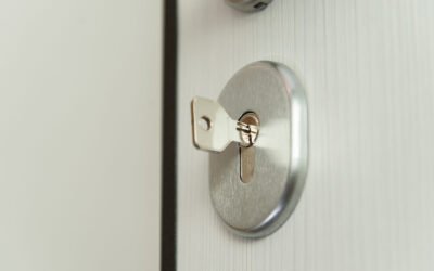 Cómo abrir una cerradura atascada